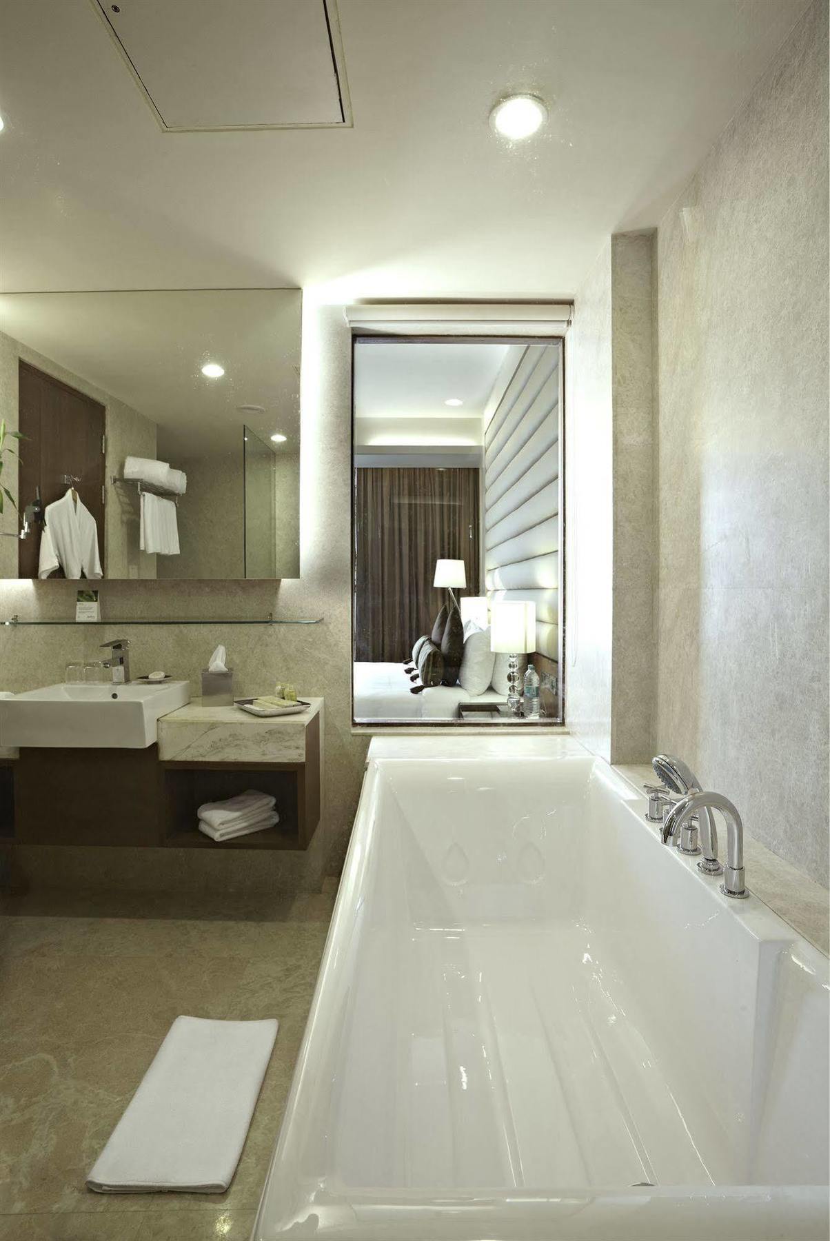 Radisson Blu Hotel Rudrapur Exteriör bild