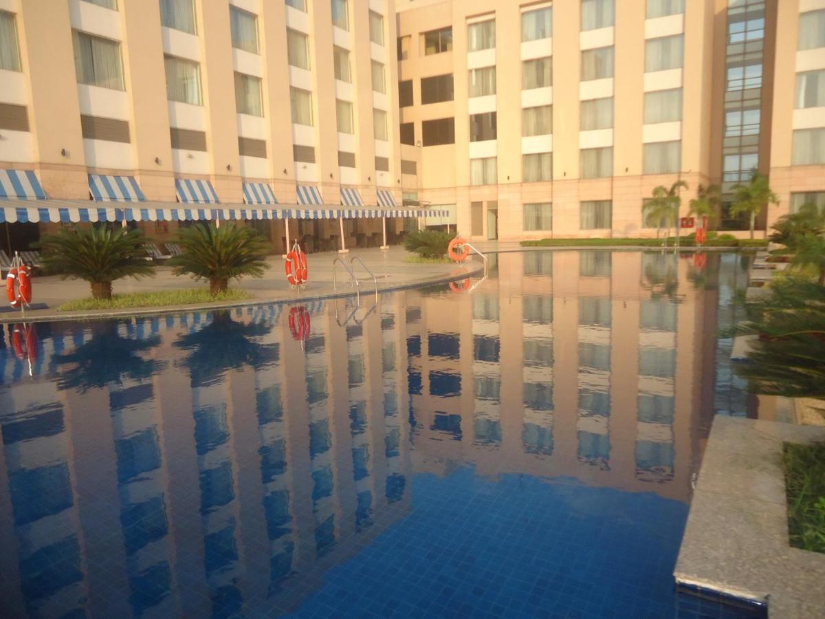 Radisson Blu Hotel Rudrapur Exteriör bild